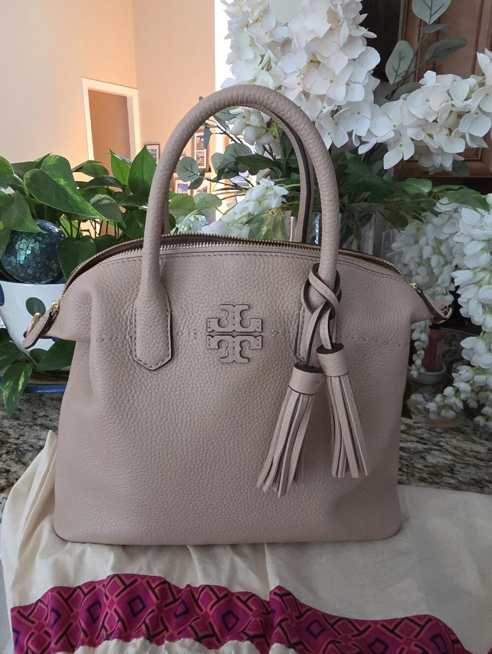 EUC Tory Burch McGraw Pebbled Satchel Top Handle Zip Tassel Gold Hardware